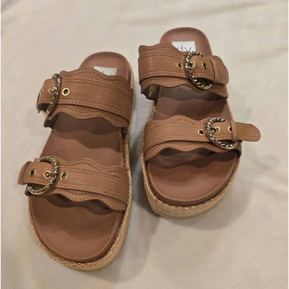 DV Dolce Vita Serpent Tan Scalloped Buckle Platform Slide Sandals Womens 8